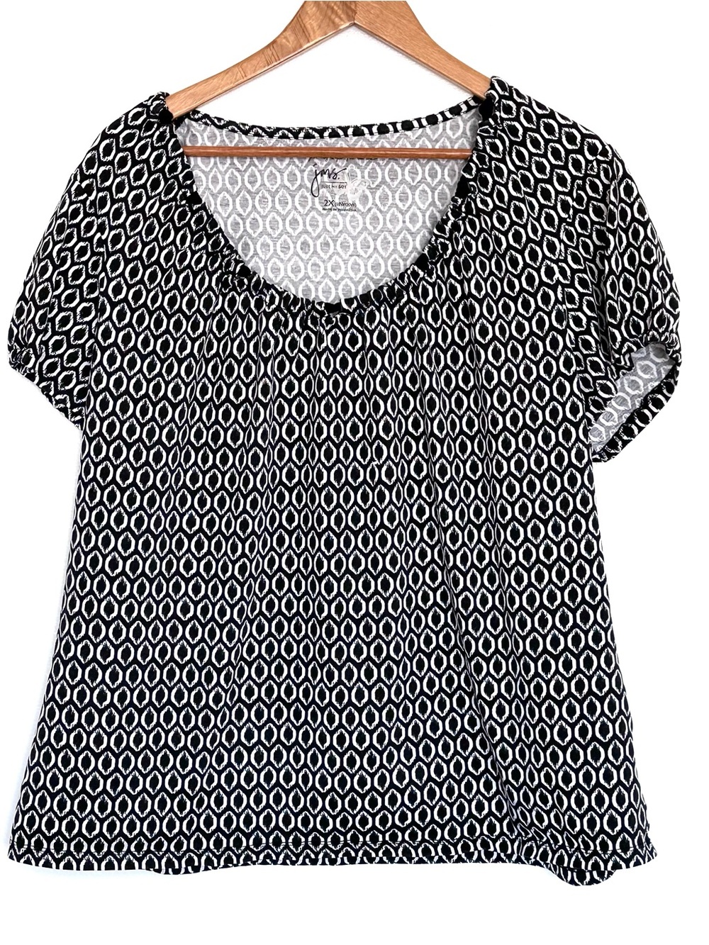 Just My Size Plus Shirt Women’s 2X Black White Geometric Short Sleeve Top